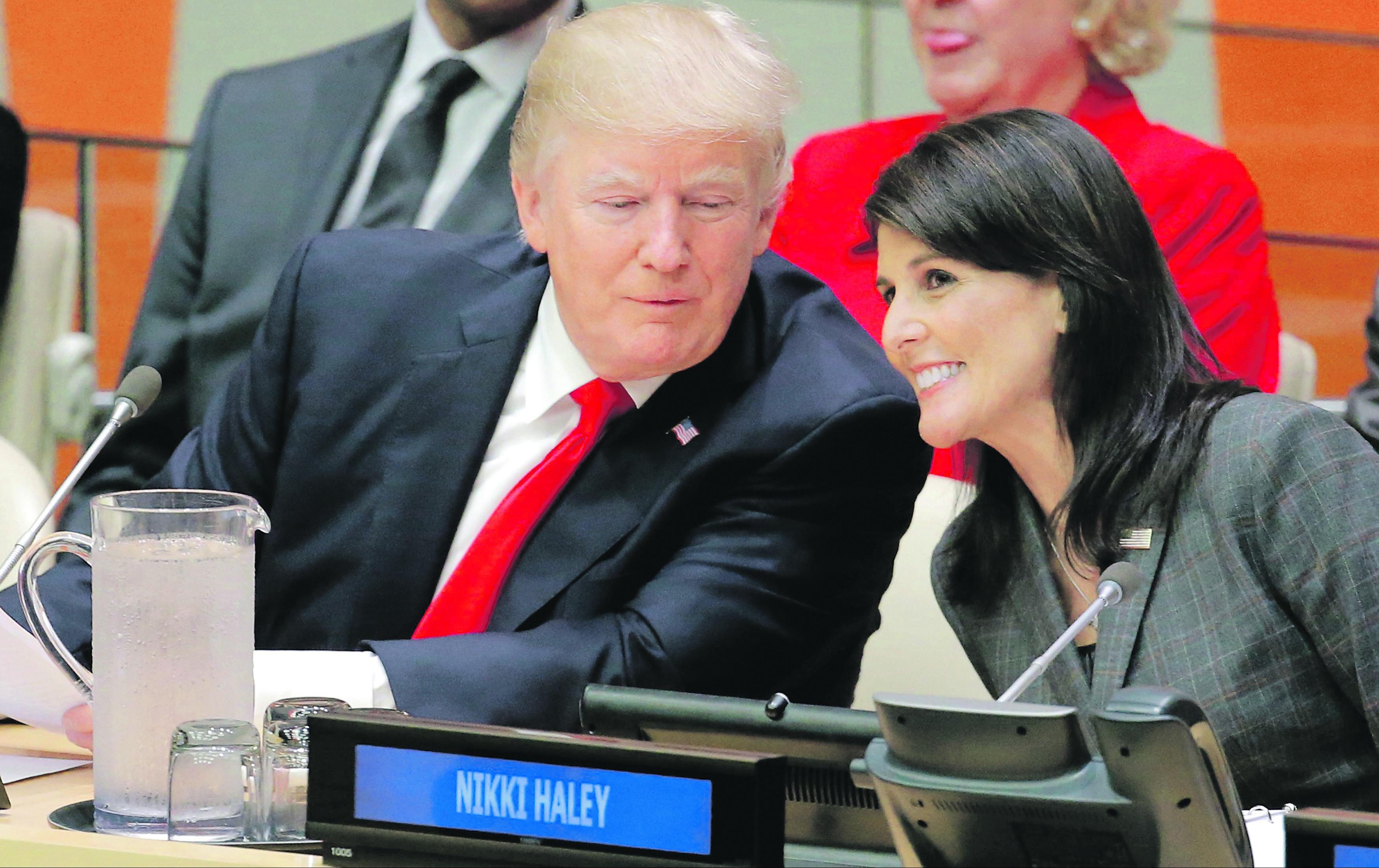 ŠOK U SAD! NIKI HEJLI BI DA SMENI TRAMPA: Donald je postavio za ambasadora SAD u UN, a ona bi sad u njegovu fotelju!